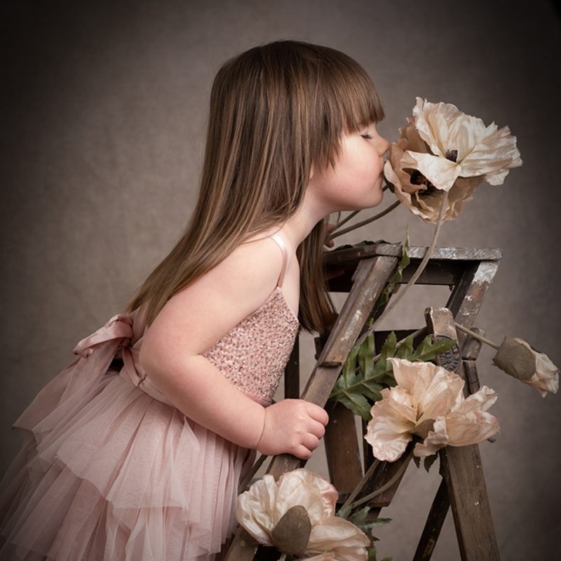 CLASSICAL CHILDRENS PHOTOGRAPHY