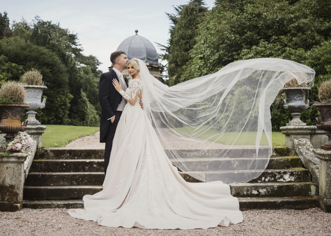 cathedral veil wedding photography