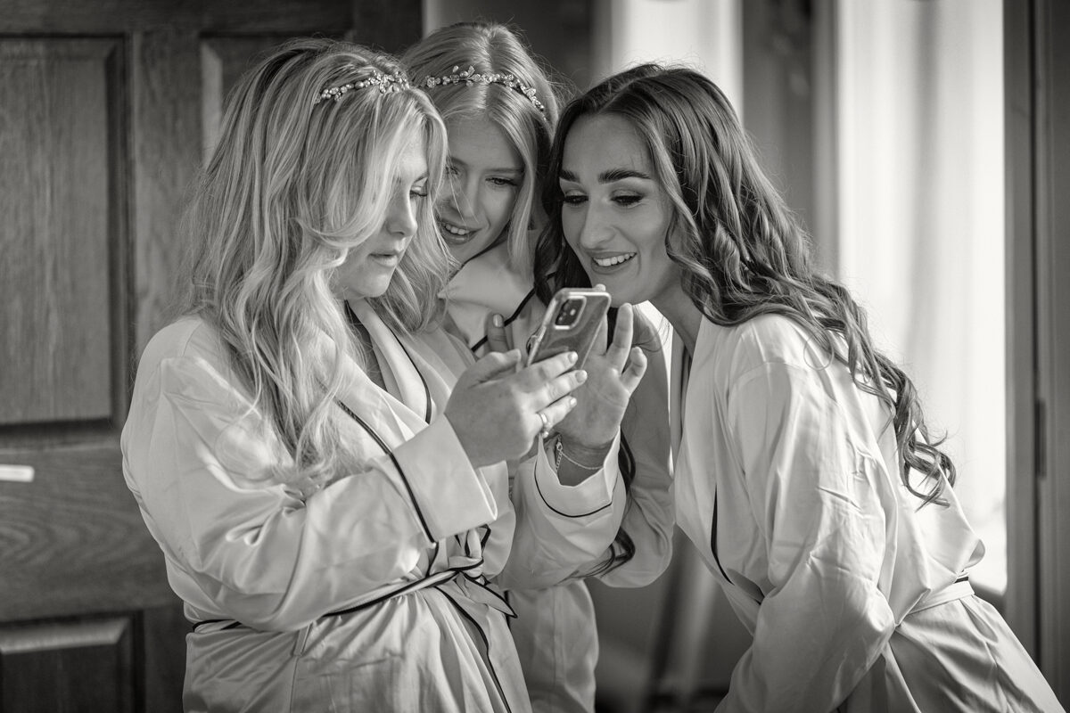 reportage black and white wedding pictures